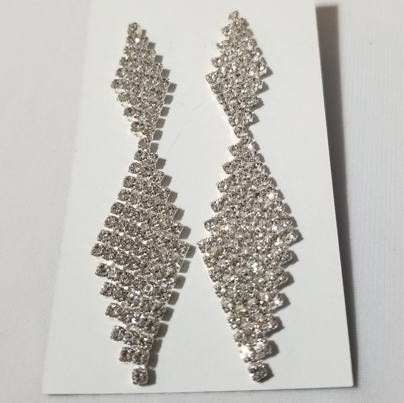 2 For 20 Silver Earrings - Picture 2 of 4
